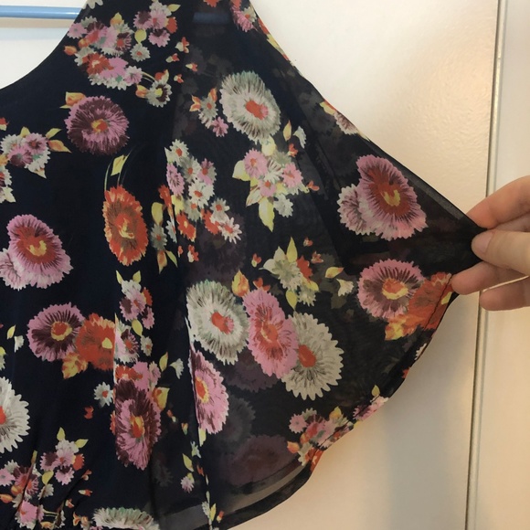 Navy Floral Flowy Dress - Picture 3 of 7